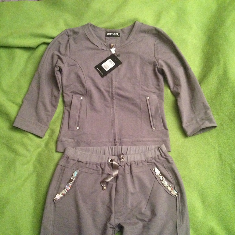 Костюм стразы!!! Очень красивый!!!