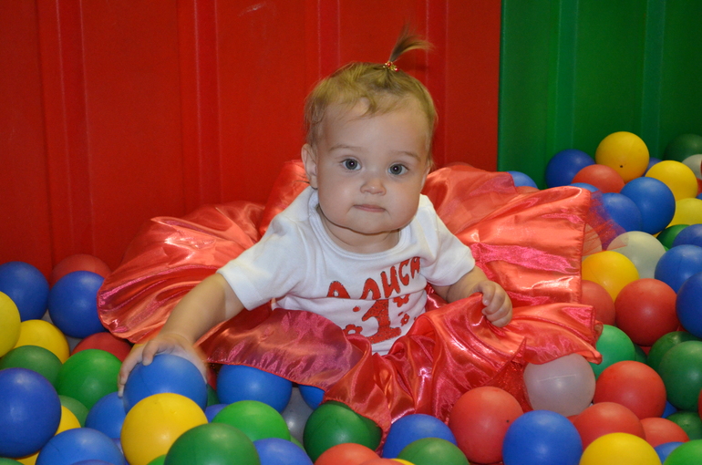 Алисику годик 12.08.2013