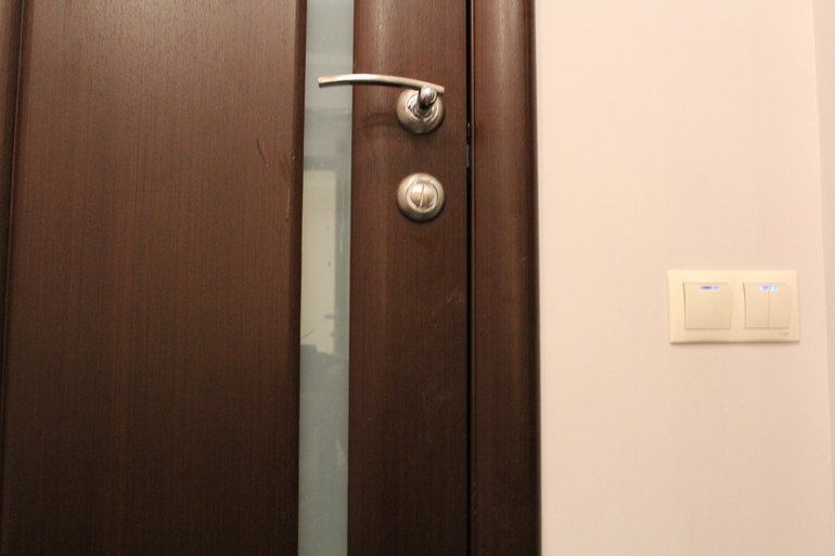 Коричнево-бежевая ванна