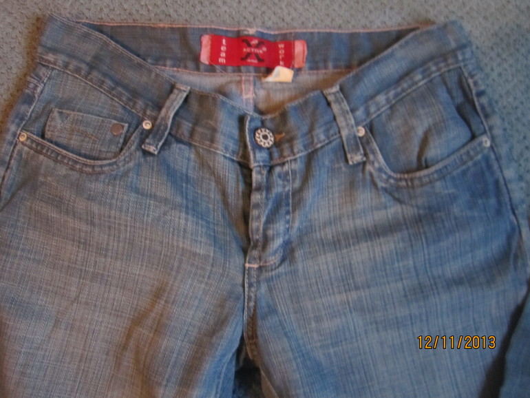 новые джинсы жен.с 27-33р.экв.600р.регион