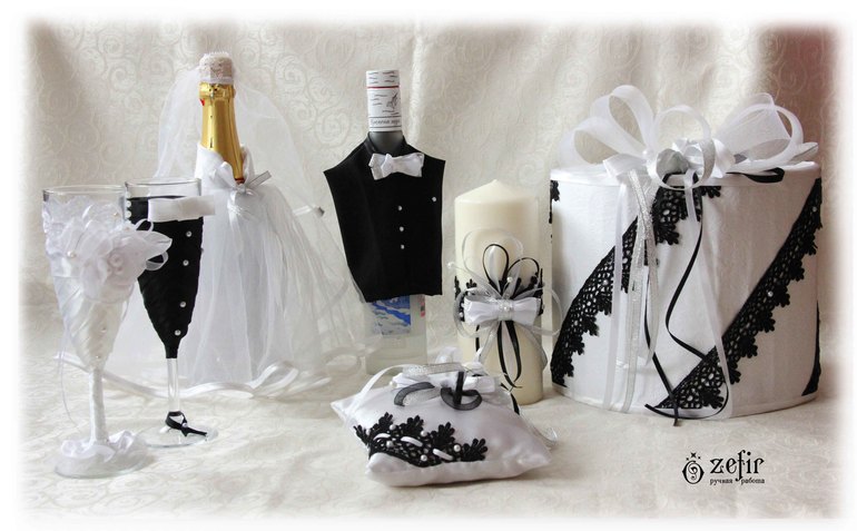 Свадебные свечи, подушечки, бокалы, одежда на шампанское.