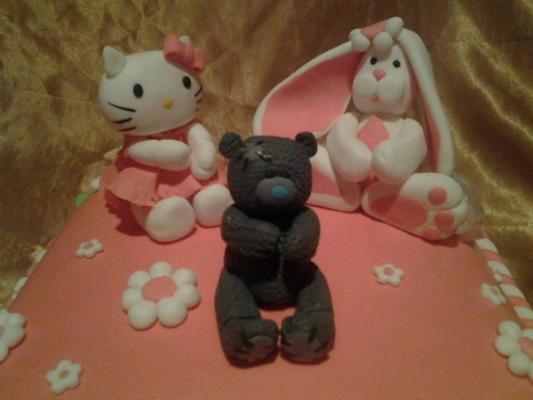 Добрый вечер..давно тут не была.. вот мои последние тортики..)))прошу подкат..))