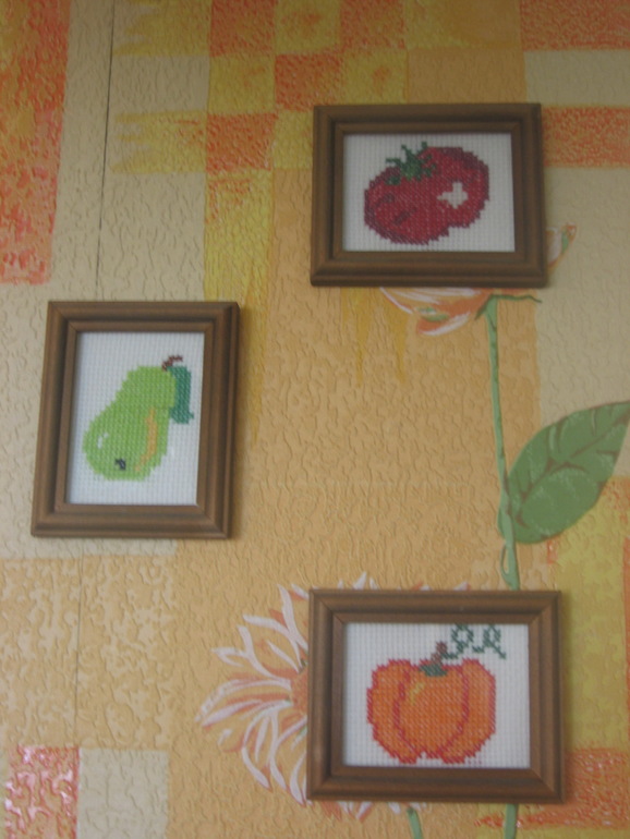 Вышивки -малышки на кухню.