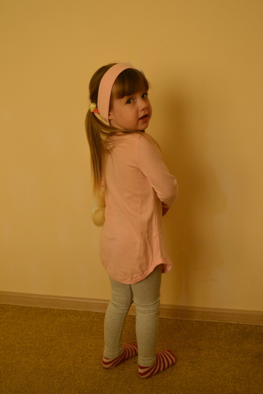 Получили набо (ободок, кофта, лосины) и теплые брюки :)