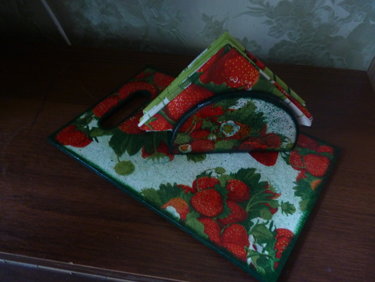 набор на кухню. Досочка и салфетница