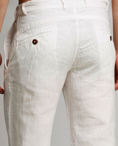 Брюки хлопок вайлдберриз. Мужские льняные брюки Киаби. Nero Perla лен мужские брюки льняные. Белые брюки мужские летние. Белые льняные брюки мужские.