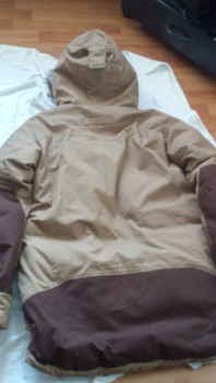 продам пуховик высокого качества Fjallraven Arktis