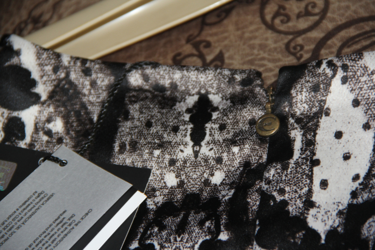 Платья Just Cavalli , Gucci , Dolce & Gabbana.