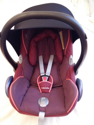 Автокресло maxi-cosi cabriofix красное