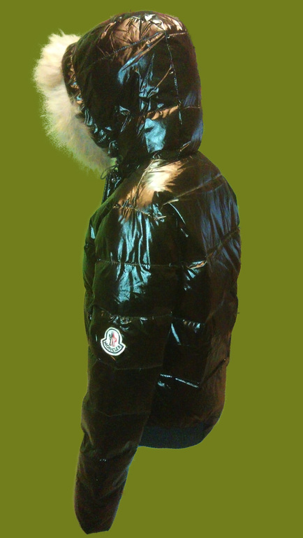 Пристрою Moncler пуховик за 3234 руб.Новый
