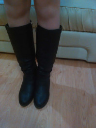 Продам сапожки из натурального меха на 36 р.