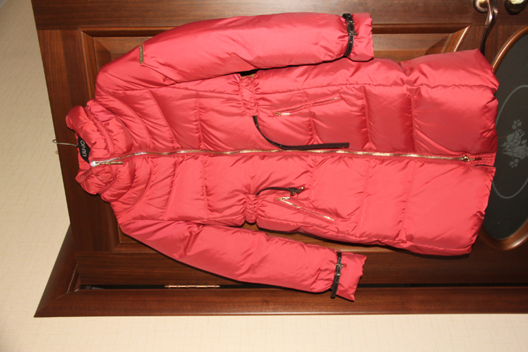Куртки пуховые Liu Jo *** Just Cavalli *** Burbery *** DKNV ( все вещи оригинал , имеются голограммы и номера для проверки подлинности)
