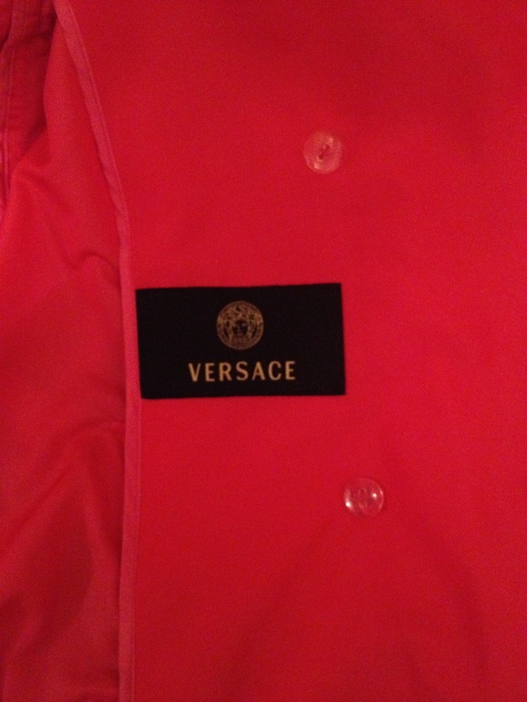 Плащ Versace,первая линия. 25000 р.  8-928-274-08-65