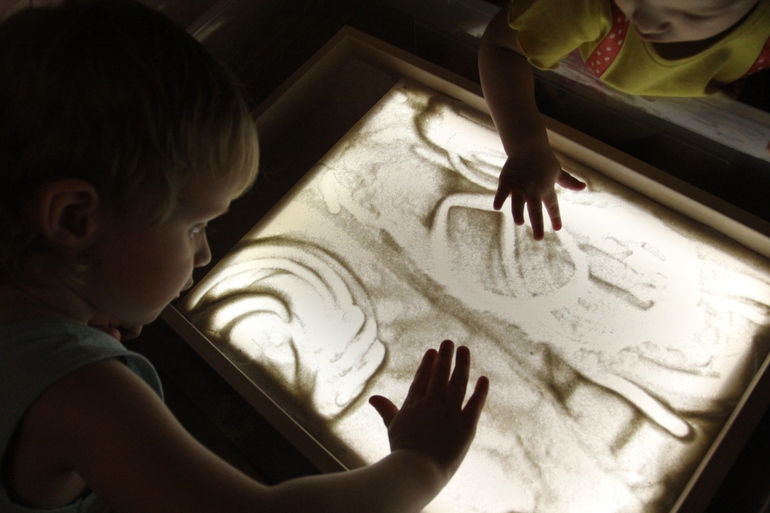 Подсветка стола для рисования песком своими руками