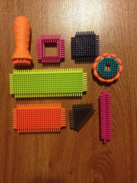 Игольчатый конструктор Bristle Block Stackadoos
