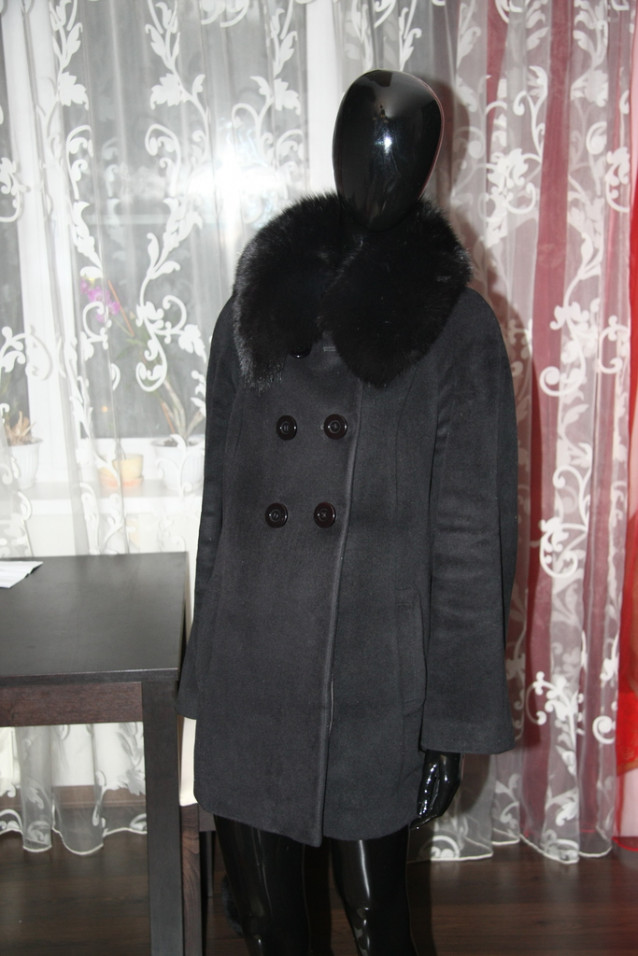 Продаю пальто зимнее женское