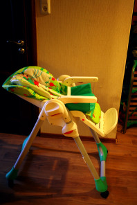 Детский стульчик Chicco Polly с 4-мя колесами