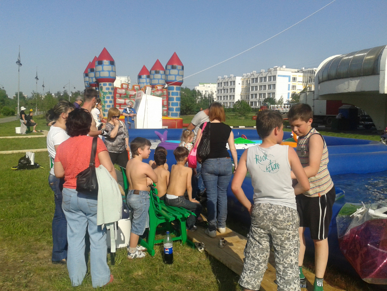 гуляли сегодня в парке