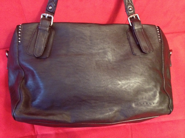 Sisley оригинал в идеальном состоянии. 2500 р.