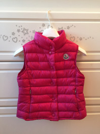 жилетка Moncler