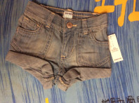 НОВАЯ Фирменная одежда на малышку