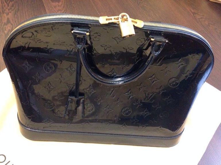 Louis Vuitton !!! Оригинал !!! В состоянии новой !!! 25 тыс