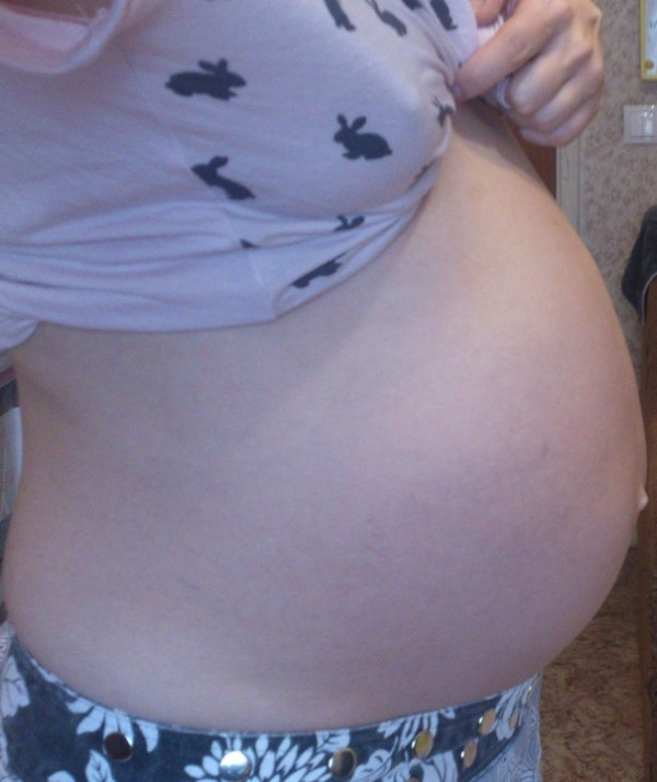 Живот при беременности на 10 неделе беременности. 10 дпо. 9 дпо тянет низ живота. 10 недель беременности фото живота. 10 день после овуляции ощущения.