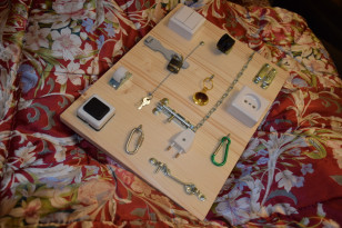 Доска Монтессори, Бизиборд (Busyboard)