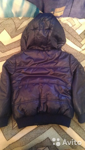 продам детскую куртку весна-осень