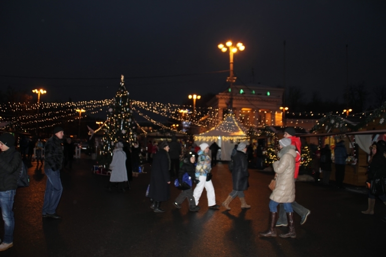 Прогулки (Сокольники, ВДНХ, театр)
