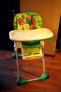 Детский стульчик Chicco Polly с 4-мя колесами