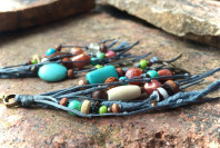 Дымчато-голубые африканские серьги