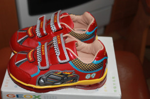 Новые кожаные кроссы Geox, 25 размер, стелька 16см