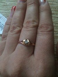 Кольцо золотое с бриллиантом 6000 руб