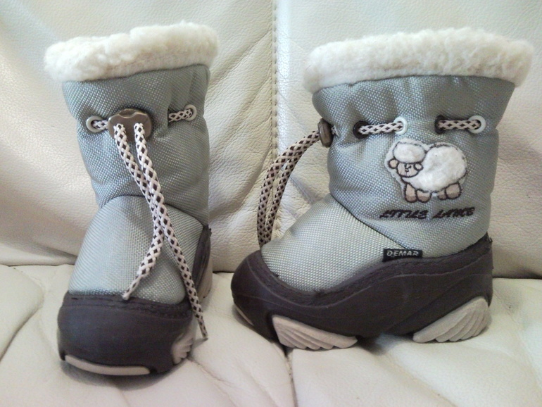 Продам  DEMAR зима. Размер 21, 400 рублей.