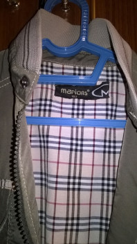 Продам ветровку для мальчика рост 152 см недорого