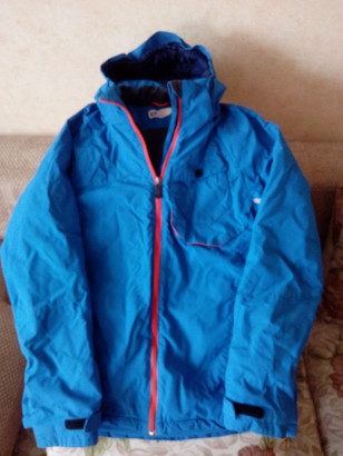 Продам куртку на мальчика