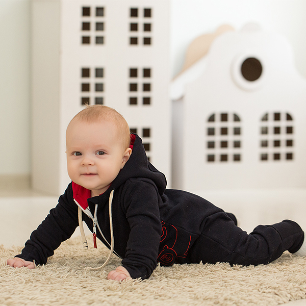 Комбинезон с клапаном на молниях с капюшоном и подкладом