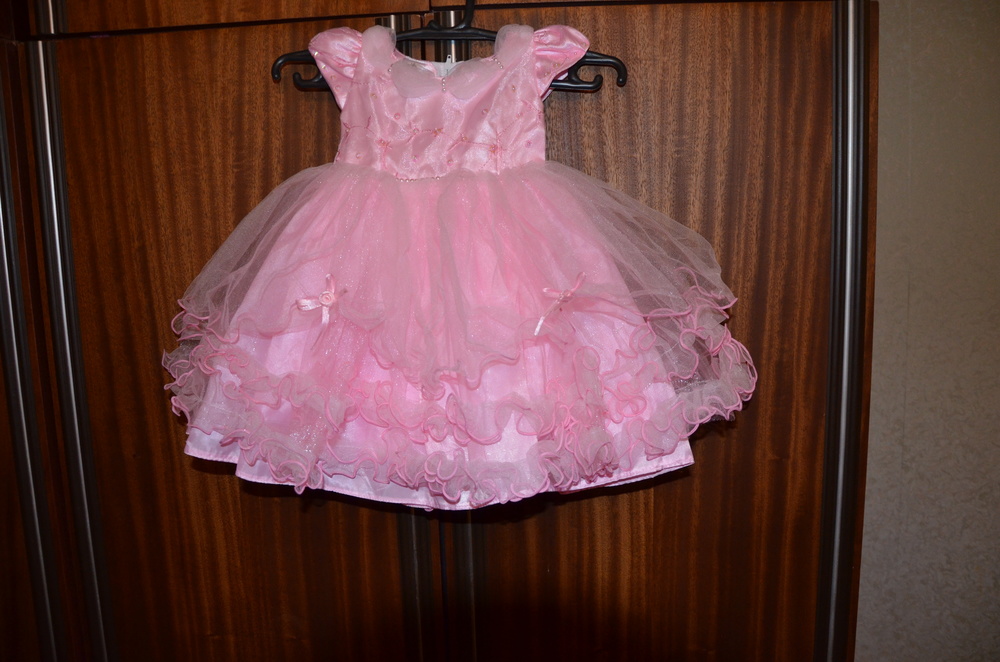 Платье праздничное розовое