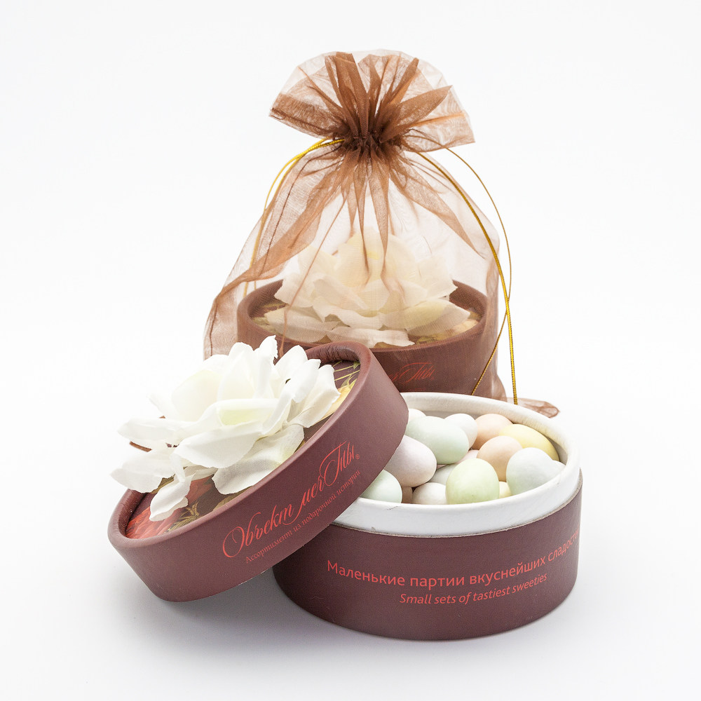 Шоколадные конфеты в упаковке. Конфаэль цукаты. "фундук с пряностями" драже чокоделика. Подарок с драже. Таблетки сладости.