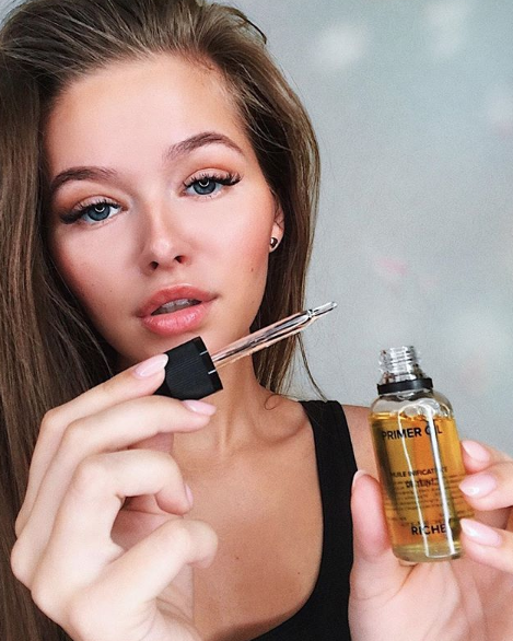 МАСЛО-ПРАЙМЕР ДЛЯ ЛИЦА RICHE ME