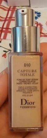 Capture Totale Foundaiton_тональная сыворотка