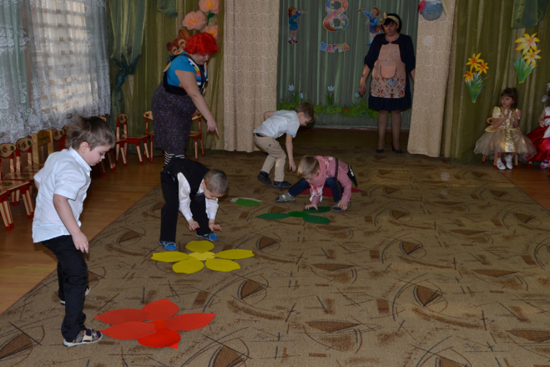 Утренник 8 марта