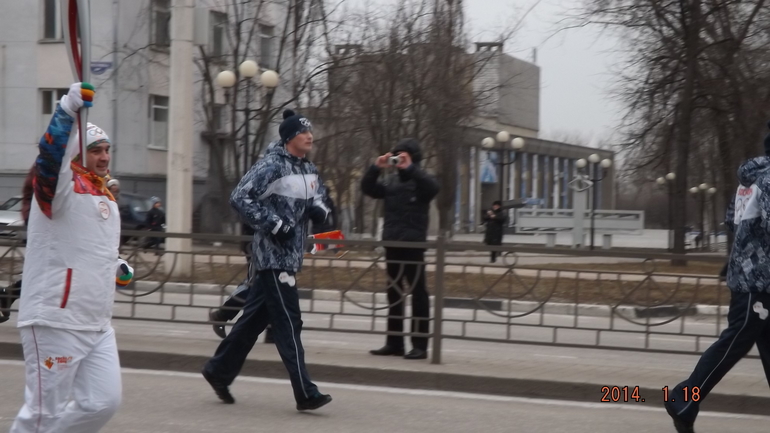 Девочки и Олимпийский огонь