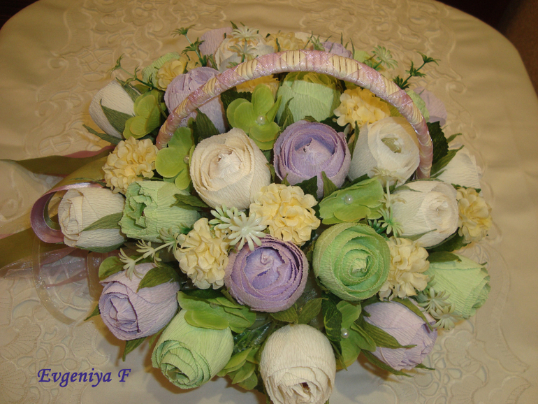 Первые цветы -первая корзинка)))