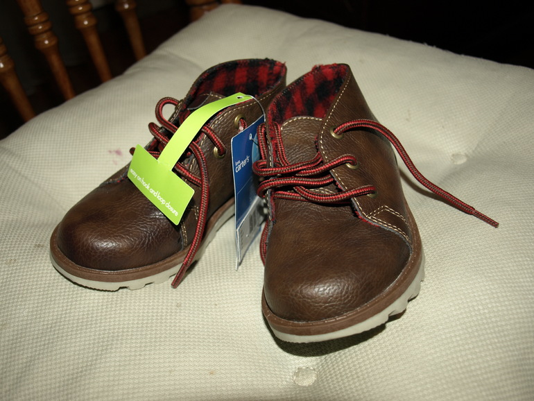 Новые ботиночки Carters 26-27 р 1500 руб