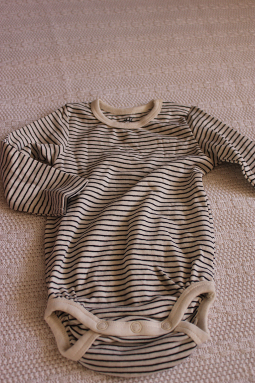 Для самый маленьких малышек с рождения до года Carters, Zara, H&M и т.д.