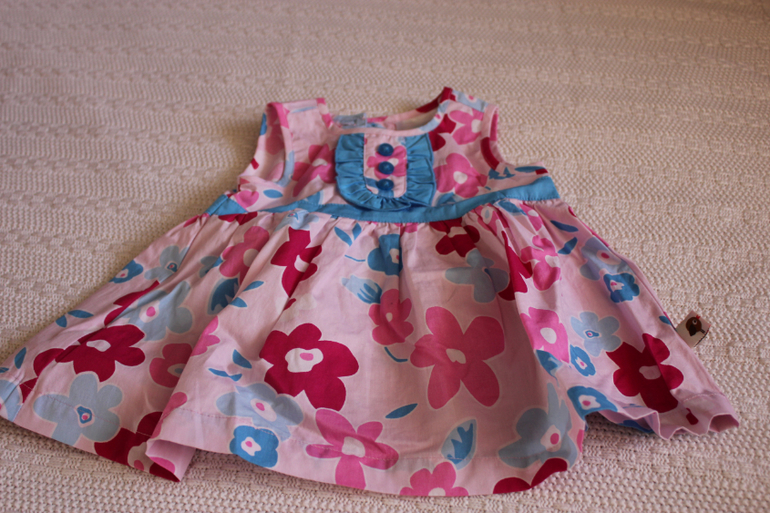 Для самый маленьких малышек с рождения до года Carters, Zara, H&M и т.д.