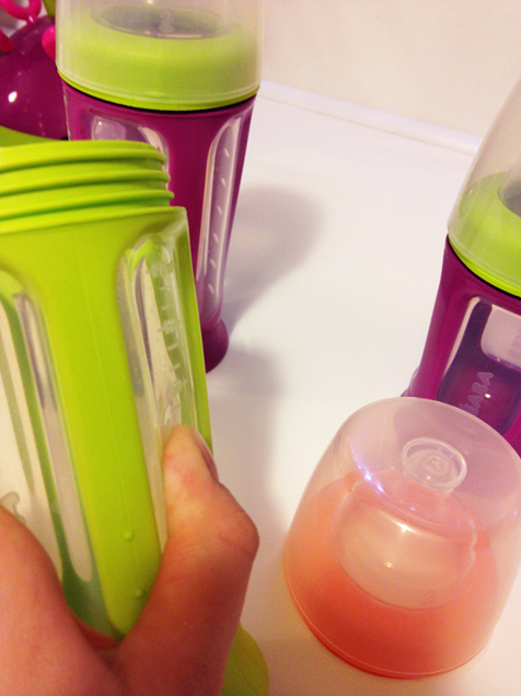 Большой фото обзор бутылочек и аксессуаров.