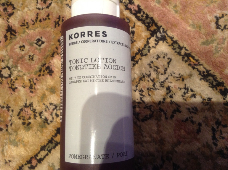 Мои губы, глаза и лосьоны.